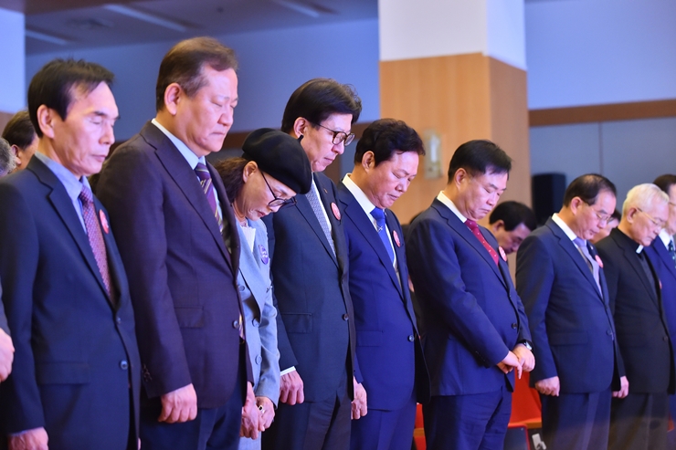 18-1-3cw14 부마항쟁기념식 시장님